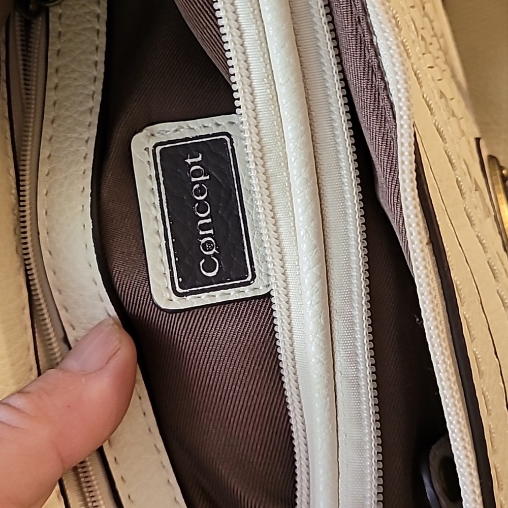 Large Purse - Picture 12 of 16